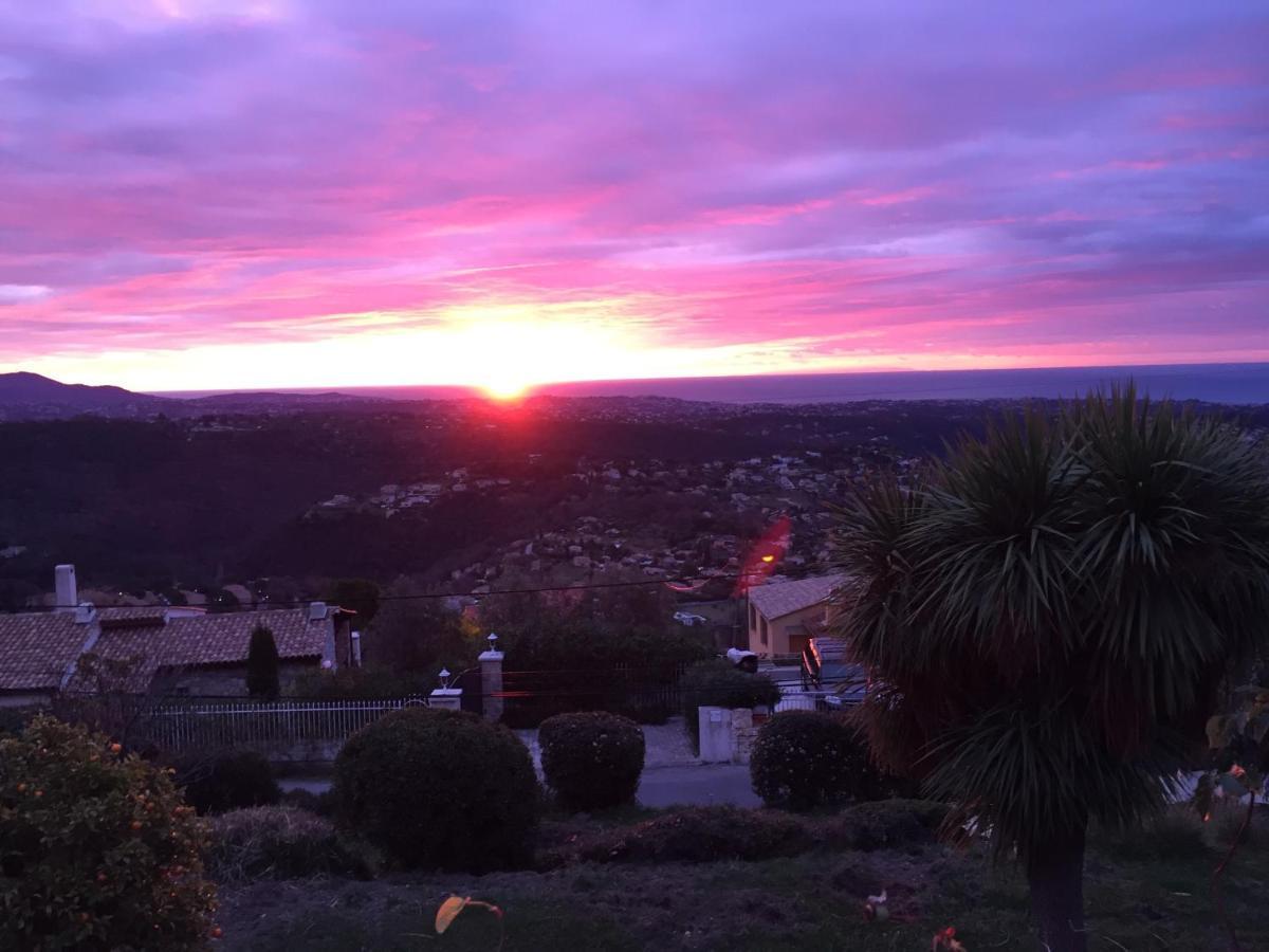 Aux Balcons du Riou avec vue mer 180 degrés Vence Esterno foto